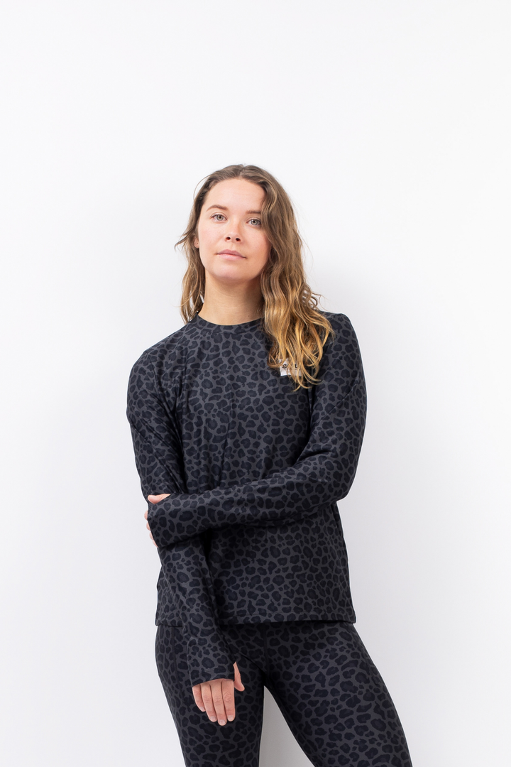 VERSA LOOSE FIT TOP