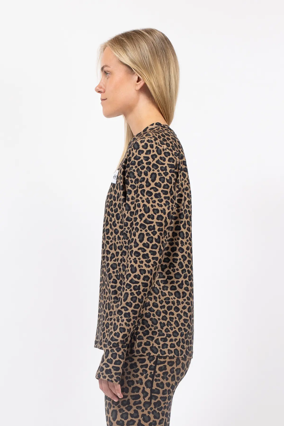 VERSA LOOSE FIT TOP