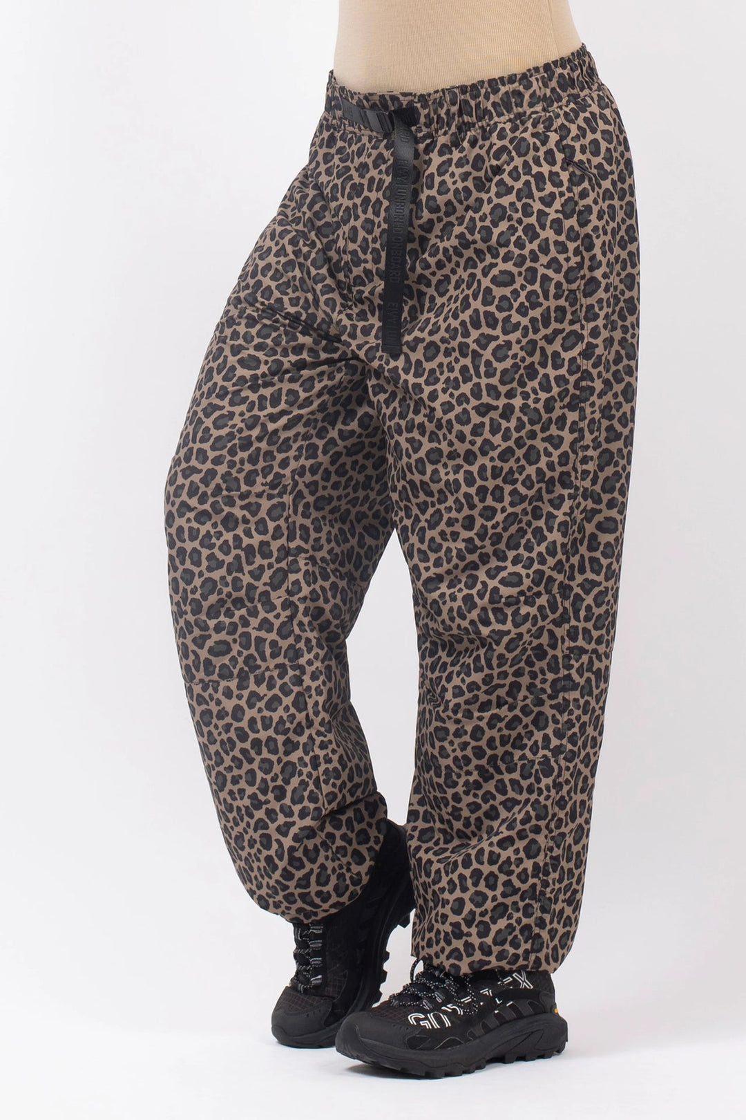 OVERSIZED OUTDOOR PANTS