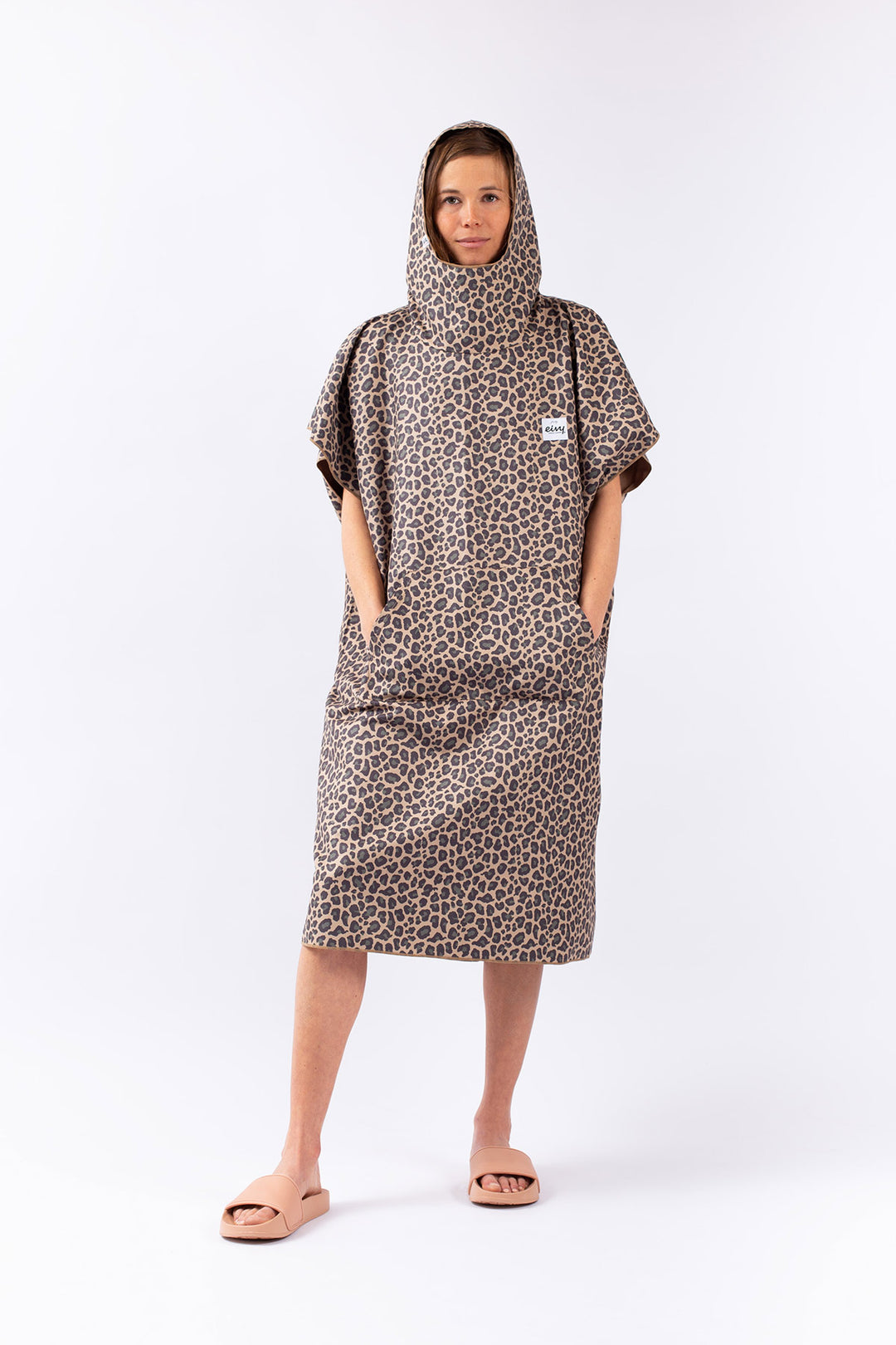 PACKABLE CHANGING ROBE