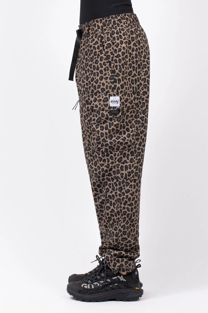 FITTED OUTDOOR PANTS