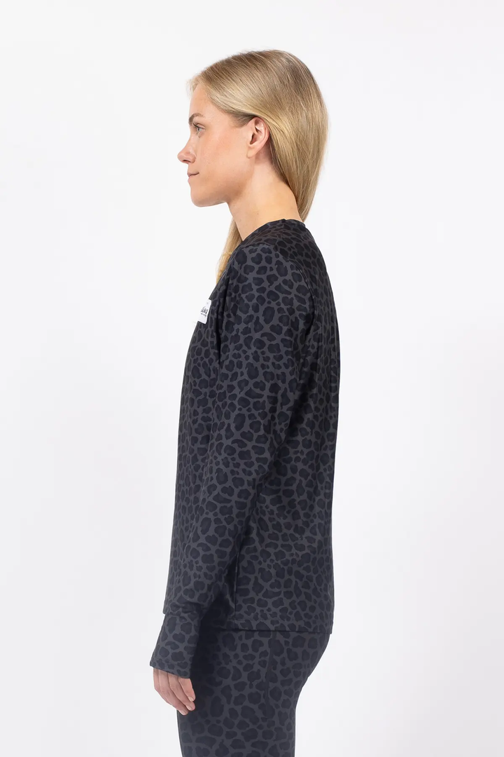 VERSA LOOSE FIT TOP